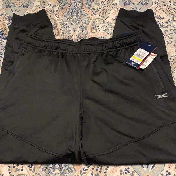 NWT Men’s Reebok joggers size L - Picture 8 of 8